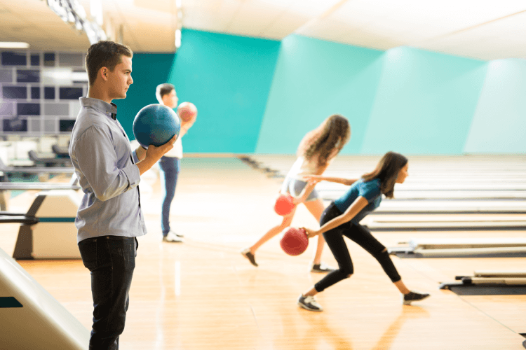 Bowling Friends at a lane